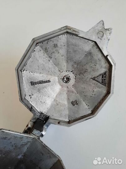 Гейзерная кофеварка