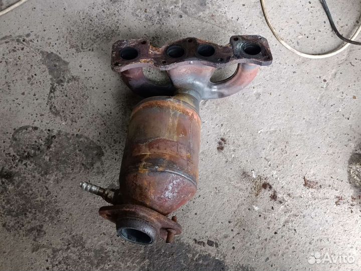 Выпускной коллектор renault sandero