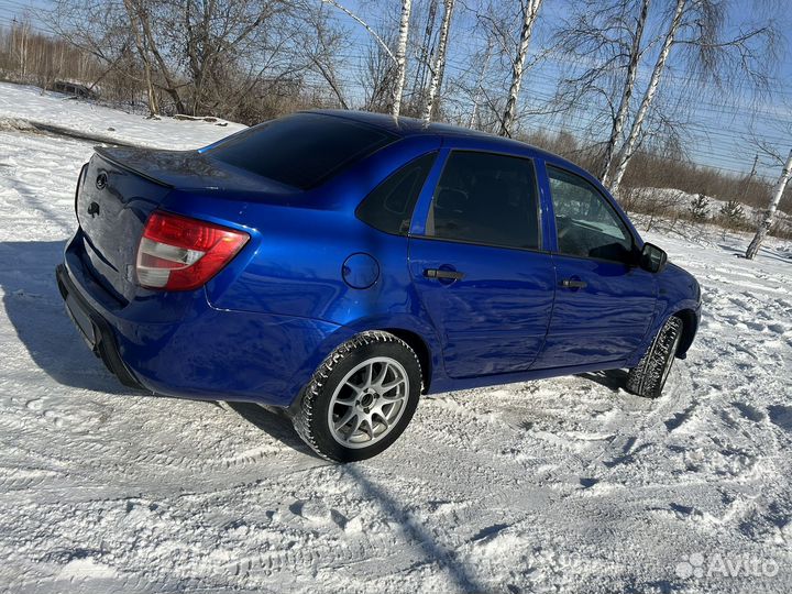 LADA Granta 1.6 МТ, 2013, 200 000 км