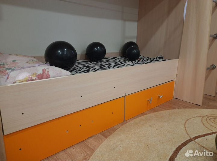 Двухъярусная кровать