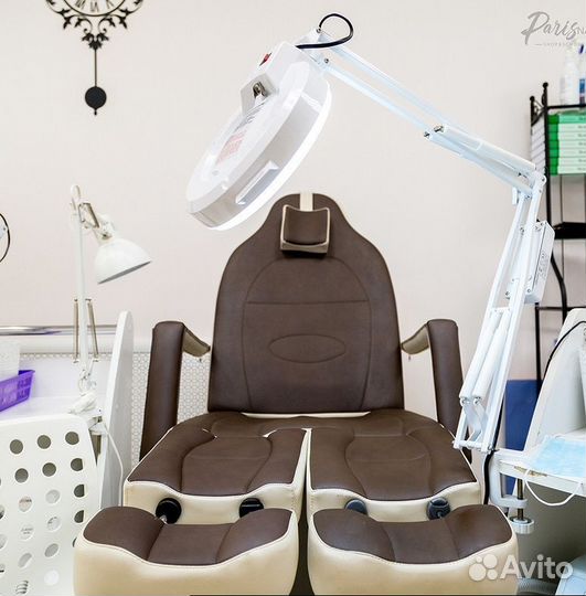 Педикюрное кресло с электроприводами