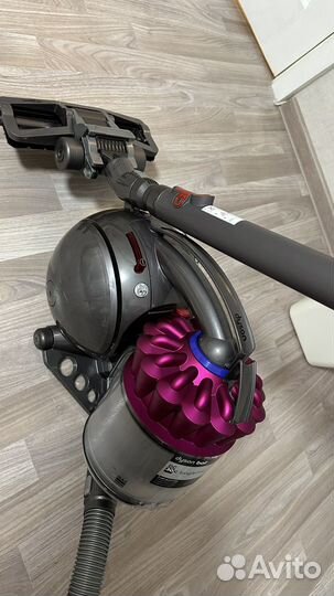 Пылесос Dyson ball DC30c tangle free