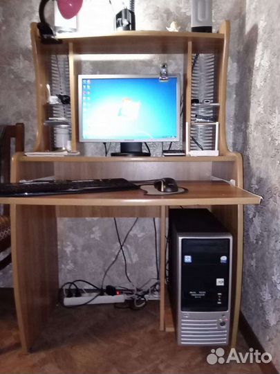 Компьютерный столик