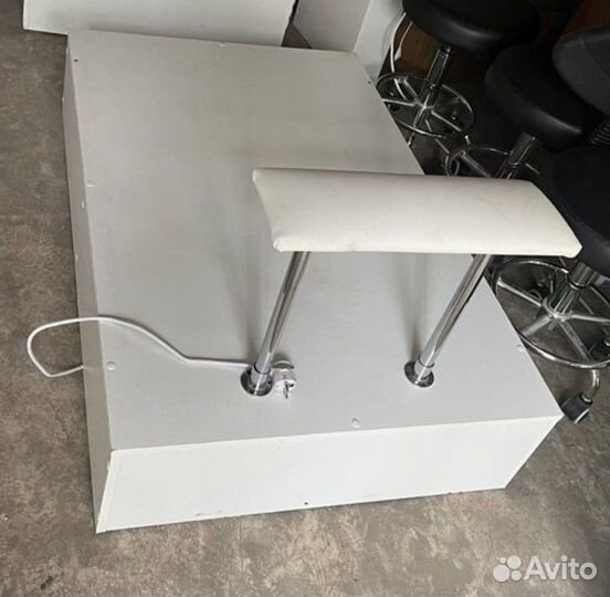 Подиум для педикюрного кресла новый