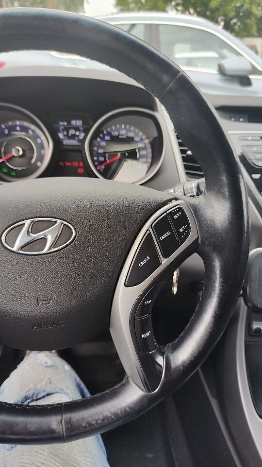 Hyundai Elantra: фото владельца