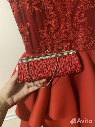 Коктельное платье с пышной юбкой