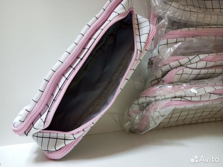 Пенал школьный для девочки новый в клетку