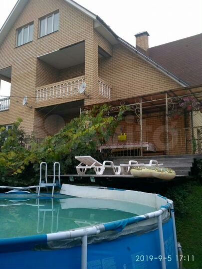 Коттедж 450 м² на участке 10 сот.