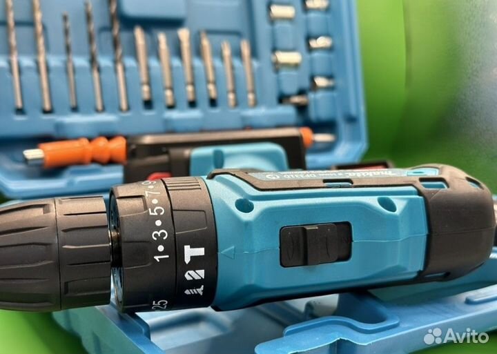 Шуруповерт-дрель Makita 2893 с набором