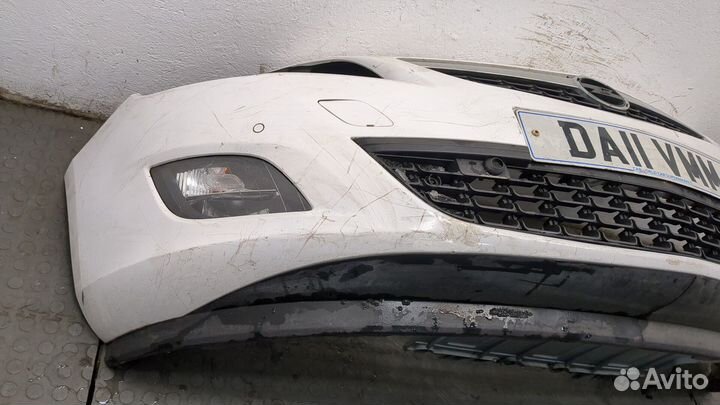 Бампер передний Opel Astra J, 2011