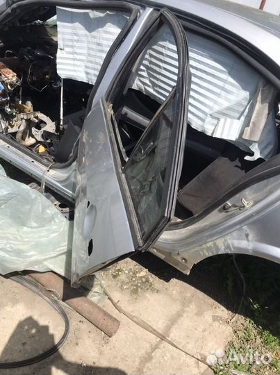 Задняя левая дверь nissan primera р12 европеец