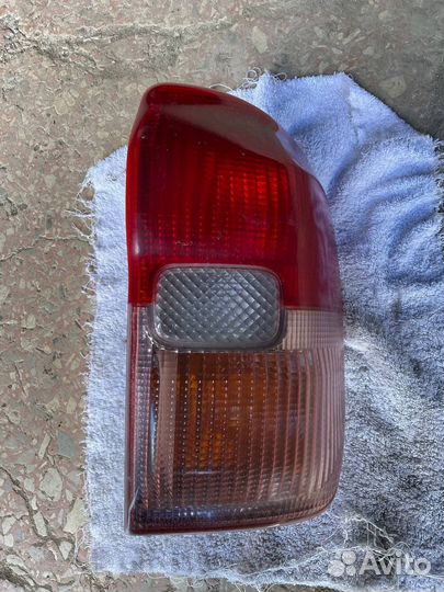 Фонарь правый Toyota Rav 4 xa20