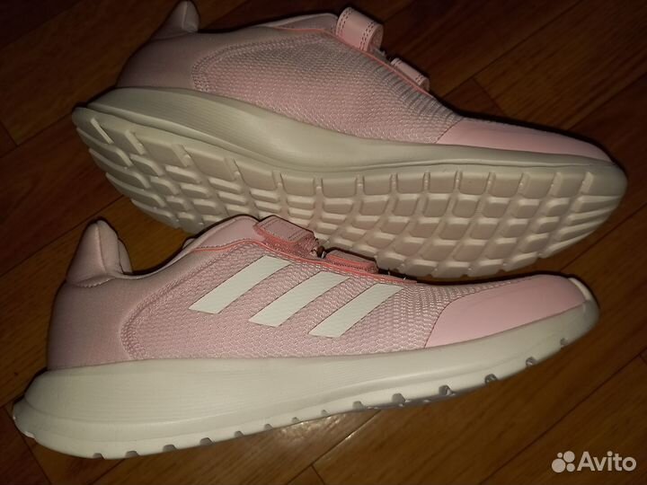 Кроссовки Adidas новые