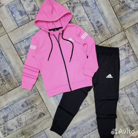 Спортивный костюм для девочки