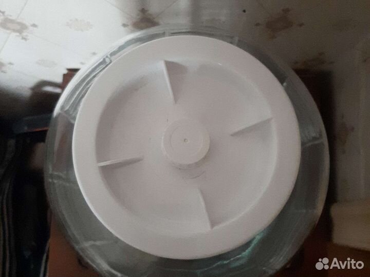 Банка 15 литров гидрозатворной крышкой