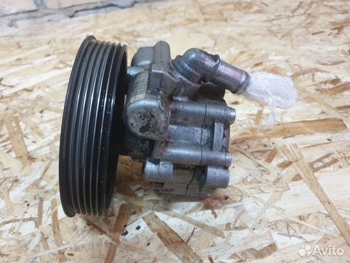 Насос гидроусилителя Renault Duster