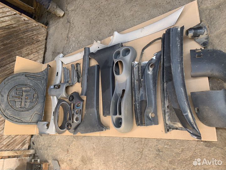 Пластик салона б/у Тойота Витц Toyota Vitz