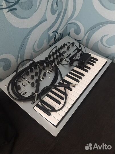 Аналоговый Синтезатор korg Minilogue