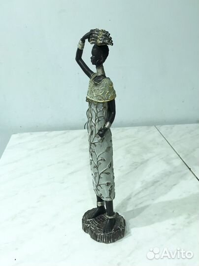 Статуэтка африканка