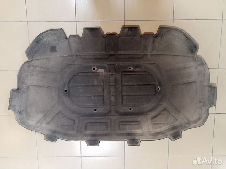 Audi Q7 4L Шумоизоляция капота