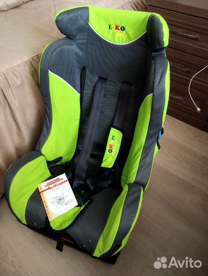 Автомобильное кресло