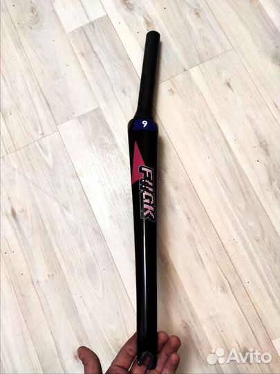 Шоссейная карбоновая вилка 28 700с