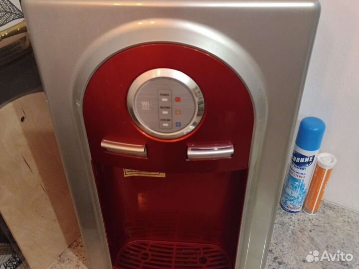 Куллер для воды настольный