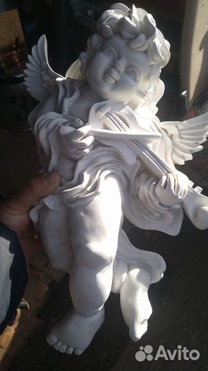 Ангел большой