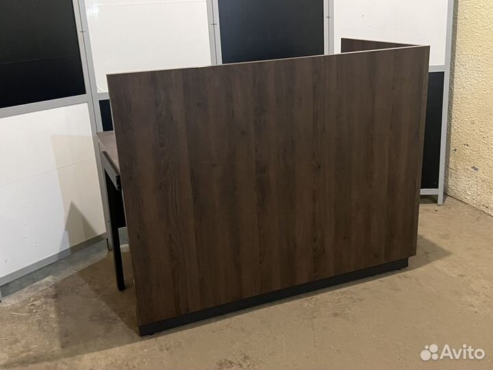 Стойка ресепшн 141х70х76-111см