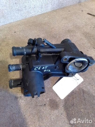 Корпус термостата Skoda Octavia A5. 1.4 л