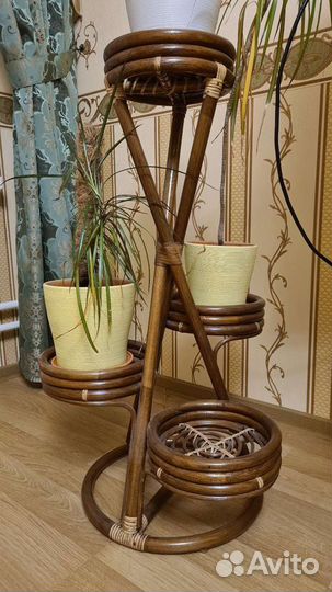 Подставка для цветов ротанг