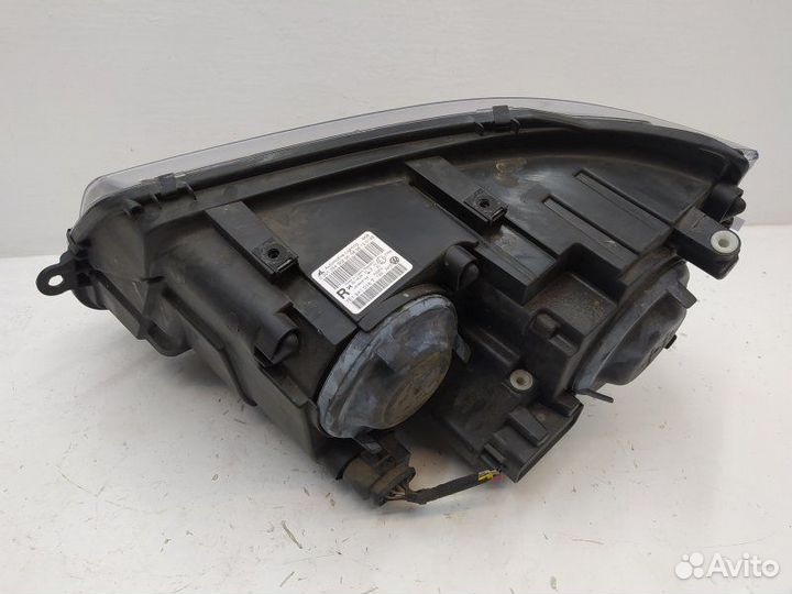 Б/У Фара правая Европа. в хорошем состоянии