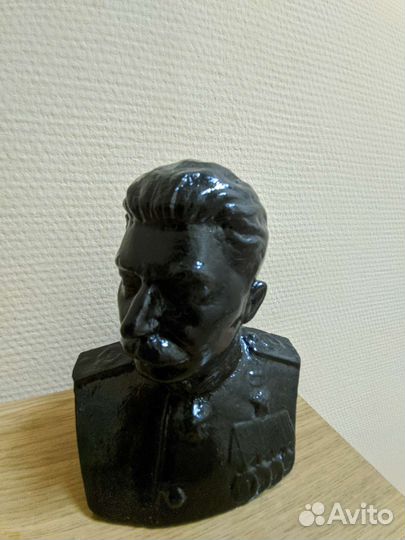 Бюст Сталина