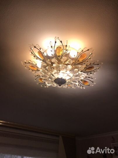 Продам люстру