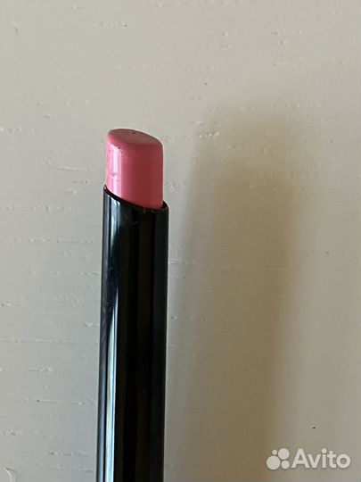 Помада Hourglass