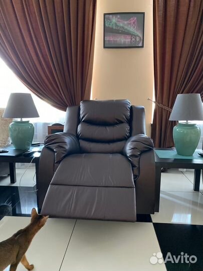 Кресло реклайнер в коричневом цвете