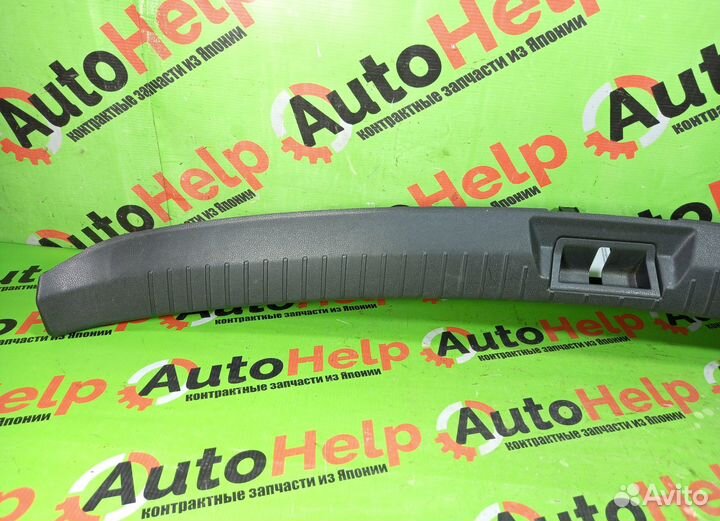 Накладка замка багажника nissan qashqai KNJ10