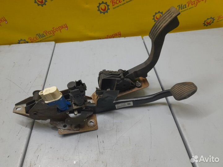 Педальный узел Ford Focus 2 Рестайлинг седан 1.8