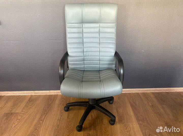 Компьютерное кресло. Гарантия 1 год