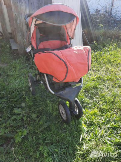 Прогулочная коляска
