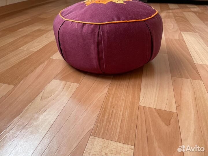 Йога подушка для медитации