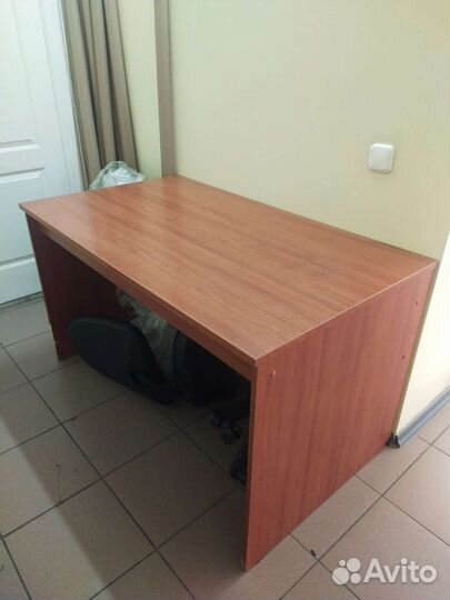Стол офисный, письменный стол
