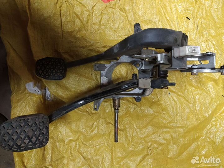 Bmw e39 528 педали механика