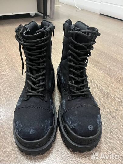 Balenciaga strike boots