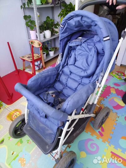 Прогулочная коляска