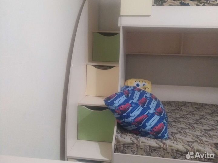 Кровать двухъярусная