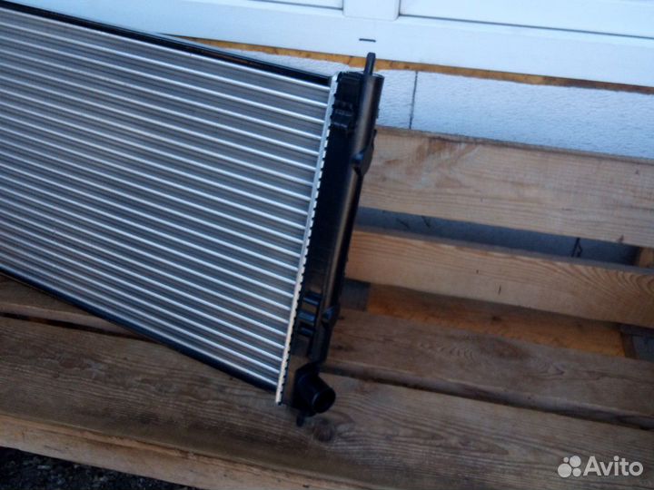 Митсубиси Лансер 10 радиатор охлаждения 1350A297