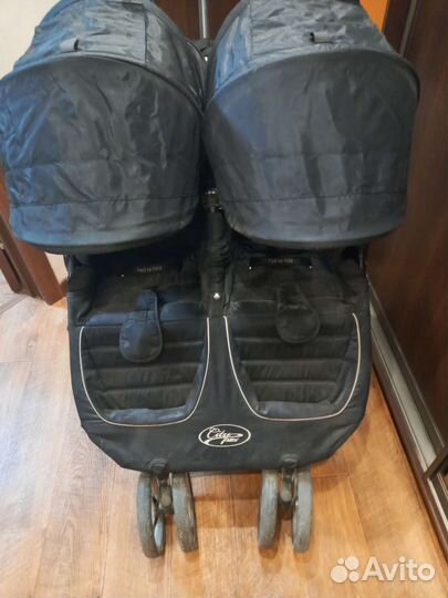 Коляска для двойни