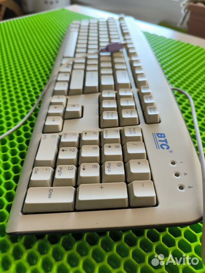 Клавиатура проводная BTC (почти ретро)разъём ps/2