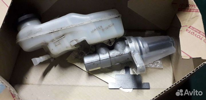 Главный тормозной цилиндр Toyota Corolla